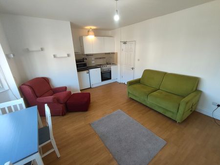 1 Bed Flat, Marsh Road, LU3 - Photo 4