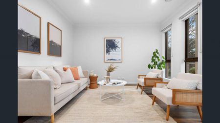 BAYSIDE LUXURY | STYLE AND CONVENIENCE | VERY LOW MAINTENANCE YARD - Photo 5