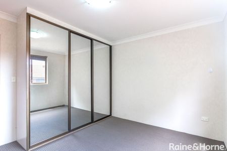 2 Bedroom Unit in Great Location! - Photo 5