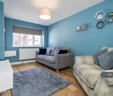 4 bedroom end of terrace house to rent - Photo 4