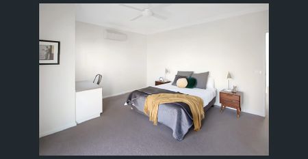 Furnished Elmwood Estate - Photo 2