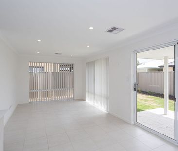 Modern Family Home located in the growing suburb Hilbert! - Photo 6