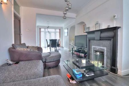 Langham Drive, Romford, RM6 - Photo 2