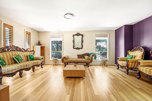 Serene And Spacious Family Home! - Photo 1