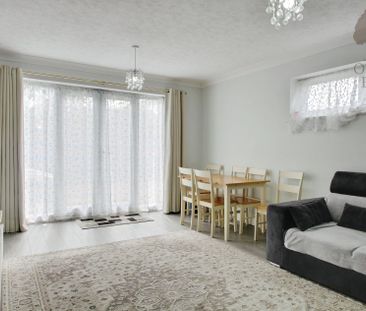 2 bed flat to rent in Blacksmith Row, Slough, SL3 - Photo 6