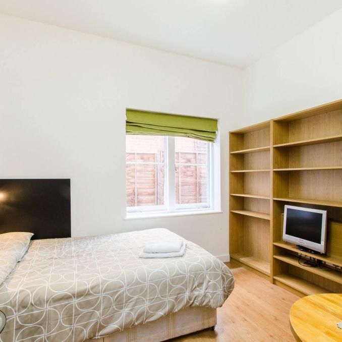 Flat 12 Finchley Road, Hampstead NW3 7AJ - Photo 1
