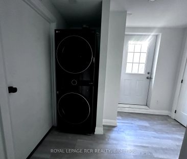 Detached Home For Lease | X9295187 - Photo 1