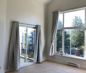 Bright & Spacious Top-Floor 2 Bedroom/2 Bathroom - Photo 4