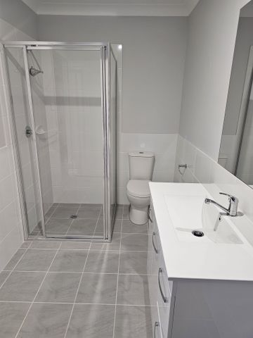 Modern Duplex Living - Photo 5