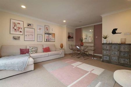 Bollin Mews, Prestbury, Cheshire, SK10 - Photo 2