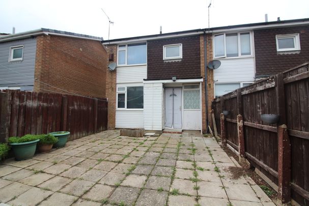 3 Bedroom End Terraced House - Photo 1