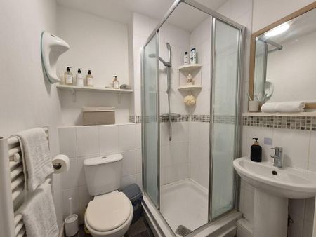 2 bedroom flat to rent - Photo 5