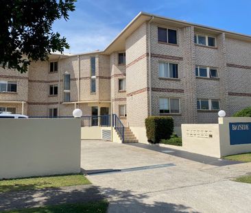 APARTMENT LIFESTYLE JUST A SHORT STROLL TO THE BROADWATER - Photo 6