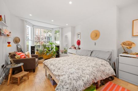 3 bedroom flat to rent - Photo 4