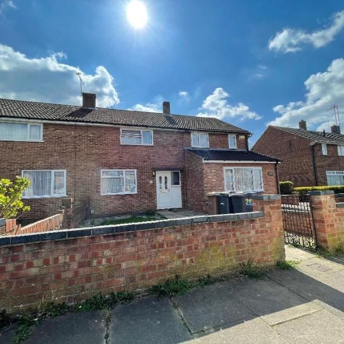 3 bedroom terraced house to rent - Photo 1