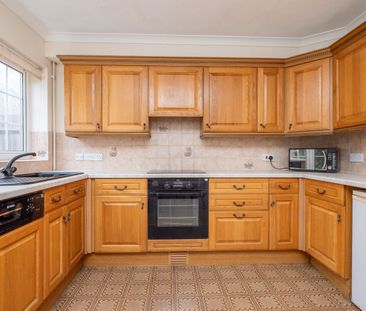 St. James Road, Sutton, SM1 - Photo 1