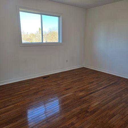 For Lease - 17 Iveagh Drive, Georgina, Ontario - Photo 4