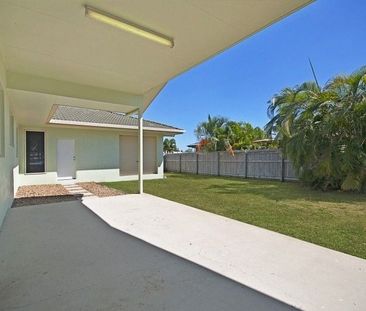 4 St Helens Drive, Mount Louisa - Photo 5