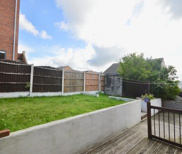 3 bedroom semi-detached house to rent - Photo 6