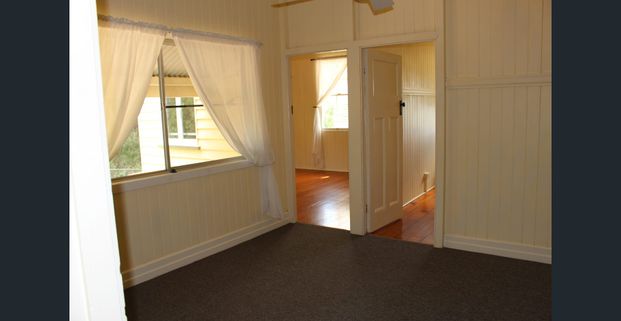 Family home with Space - Photo 1