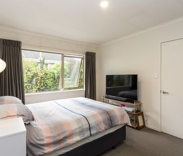 Lovely three bedroom home in Burwood! - Photo 6