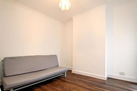 4 bedroom terraced house to rent - Photo 3