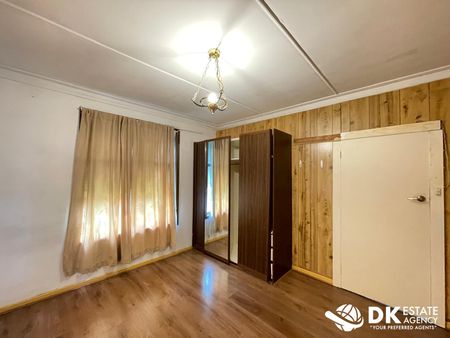 Located in the Heart of Braybrook, - Photo 2