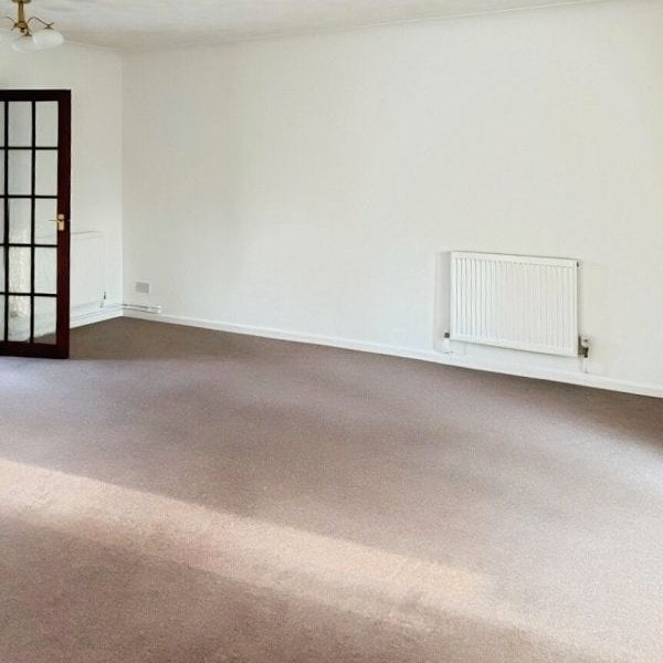 St. Andrews Close, Stapleford - Photo 1