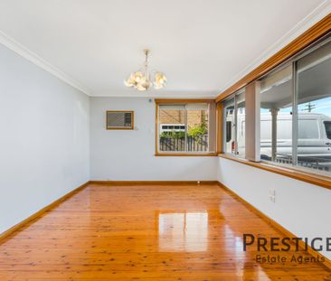 Spacious Family Residence including water! - Photo 5