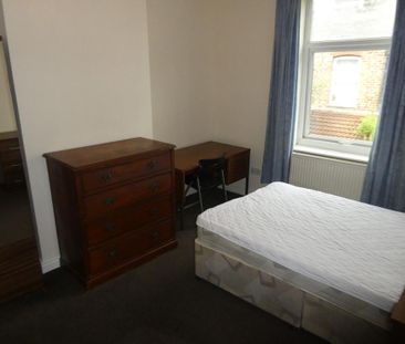 4 bedroom terraced house to rent - Photo 6