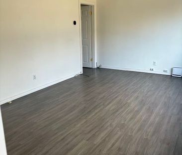 For Lease - 185 Sinclair Avenue, Oshawa, Ontario - Photo 1