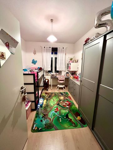 gemütliche 4- Raumwohnung mit Balkon im Dachgeschoss / Görlitzer Zentrum! - Photo 5