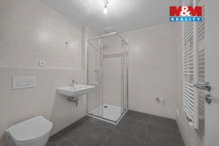 Pronájem bytu 1+kk, terasa, 34 m - Photo 4