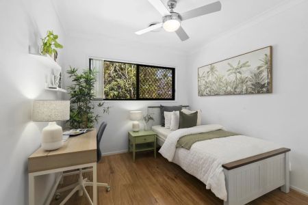 Stylish Townhouse with Exceptional Outdoor Living - Photo 5