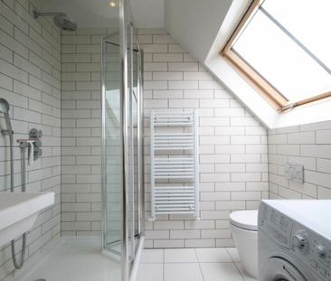 High Street, TW12, London - Photo 3