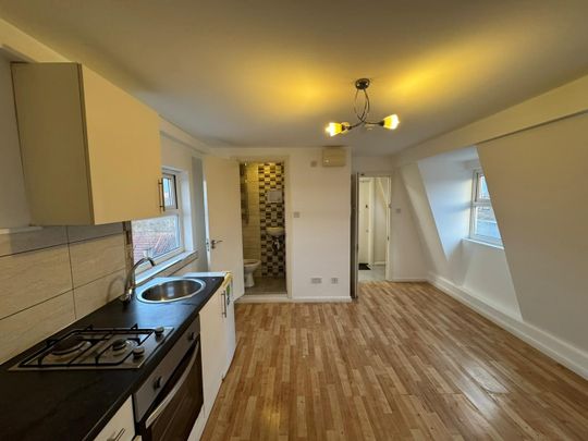 Studio Flat, Downs Road, E5 - Photo 1