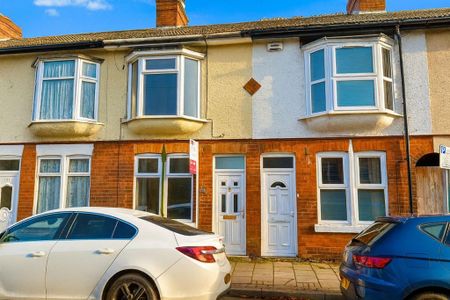 2 bedroom terraced house to rent - Photo 2