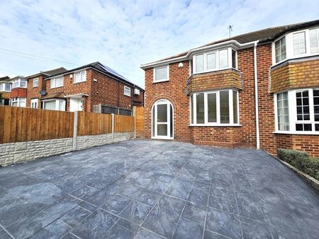 3 bedroom semi-detached house to rent - Photo 4