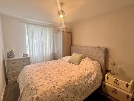 2 Bed Flat, Murray Avenue, LS10 - Photo 5