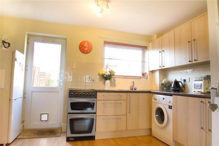 2 bedroom terraced house to rent - Photo 5
