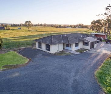5 Bedroom, 2 Living areas - 850 metres Railway Station - Photo 5