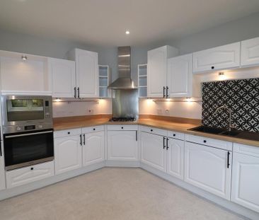 4 bedroom detached house to rent - Photo 6