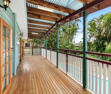 Spacious Home with Pool and Gardens - Photo 3