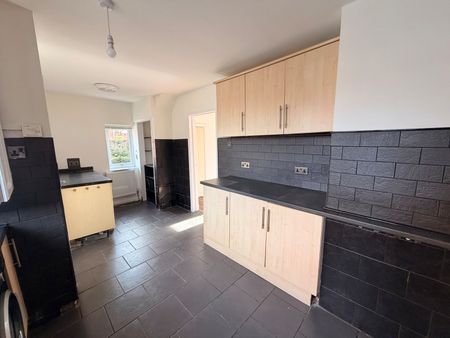 3 bedroom semi-detached house to rent - Photo 3