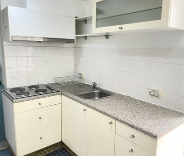Partially Furnished One Bedroom Flat in Great Location! - Photo 3