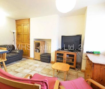 3 Bedroom Mid Terraced House for rent in Royal Park View - Photo 2