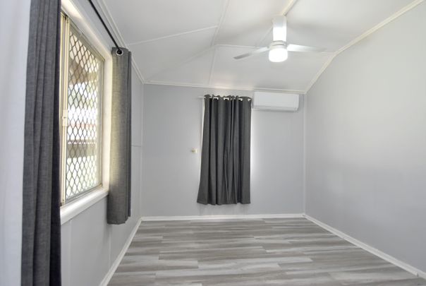 MOVE IN READY HOME IN PRIME LOCATION! - Photo 1