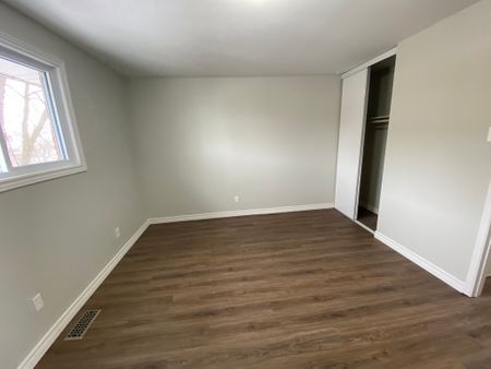 Two Bedroom Townhouse - Photo 4