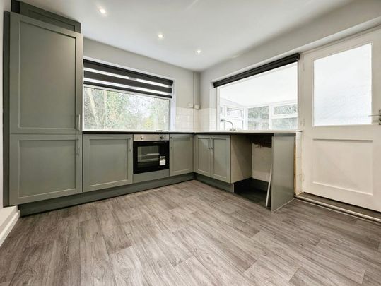 2 bedroom bungalow to rent - Photo 1