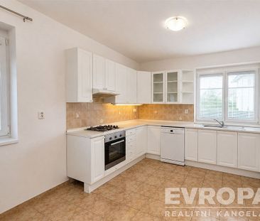 Pronájem domu 200 m² s pozemkem 644 m² - Photo 4